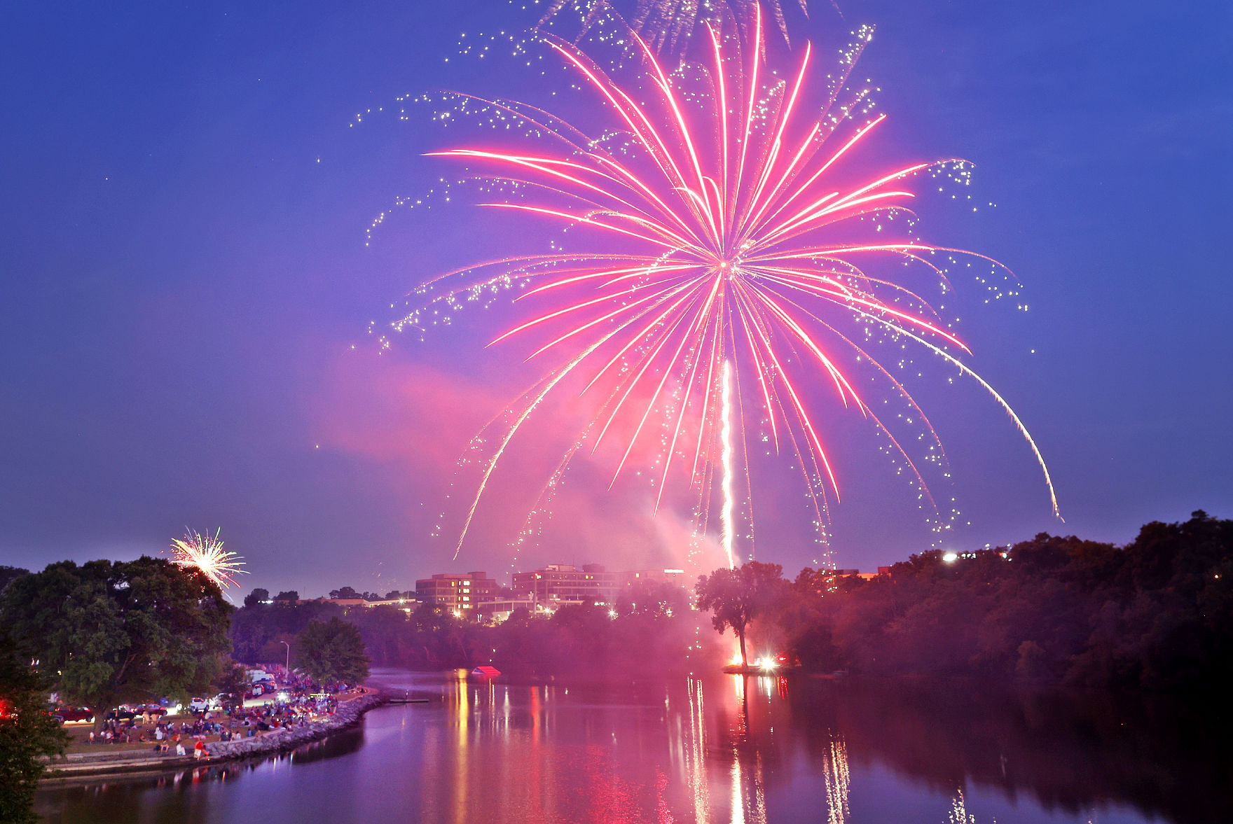 JVG_210706_FIREWORKS02